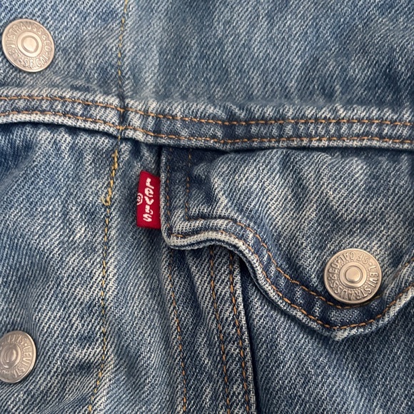 Levi's Blue Denim Jacket with Gray Hood - Picture 4 of 8